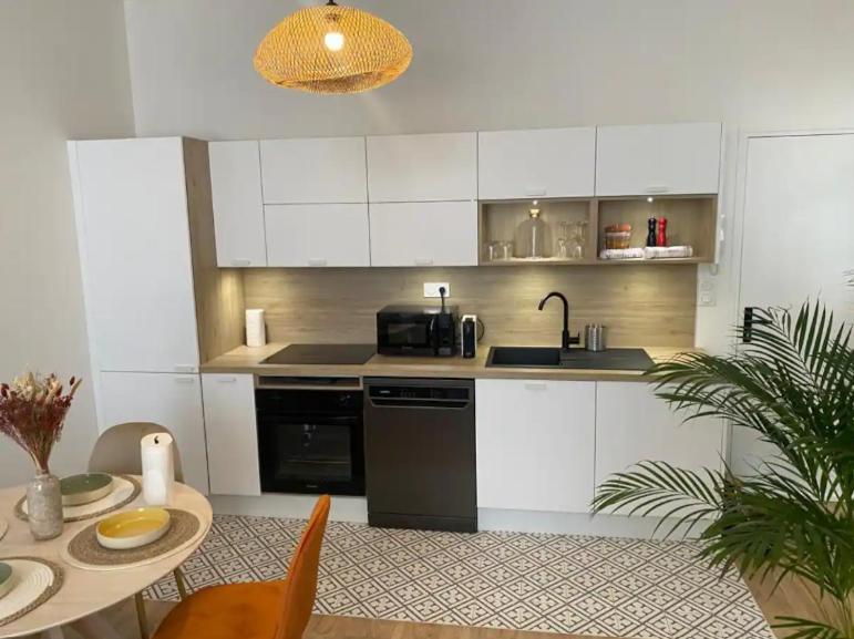 {La Petite Casa De Cezar} * Centre Ville Marseille * Clim Extérieur photo